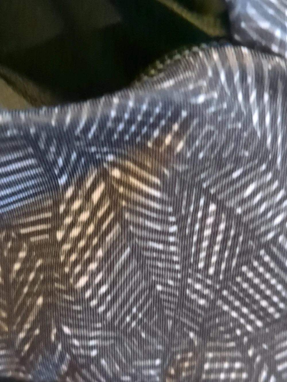 Lululemon Wrap It Up Crossover Tank Top Gator Green Printed Bra Size 8